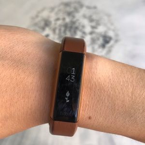 Fitbit Alta HR rose gold limited edition